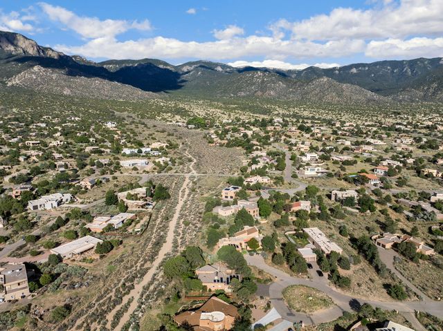 1178 Laurel Place NE, Albuquerque, NM 87122