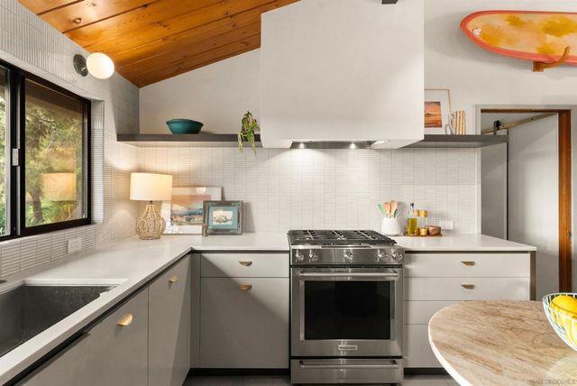 1560 Plantation Way, El Cajon, CA 92019