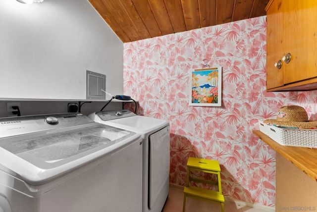 1560 Plantation Way, El Cajon, CA 92019