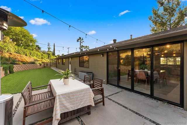 1560 Plantation Way, El Cajon, CA 92019