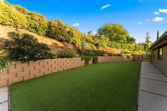 1560 Plantation Way, El Cajon, CA 92019