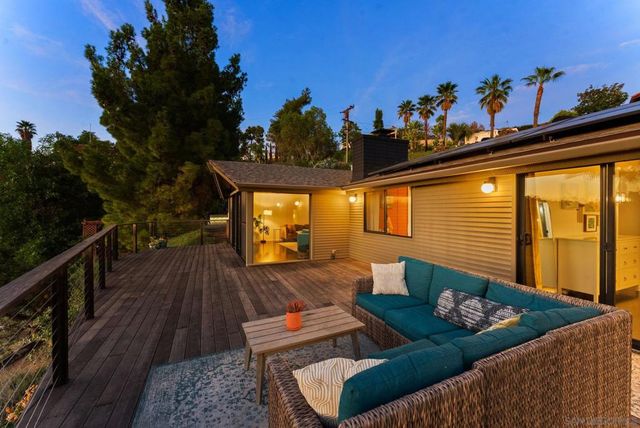 1560 Plantation Way, El Cajon, CA 92019