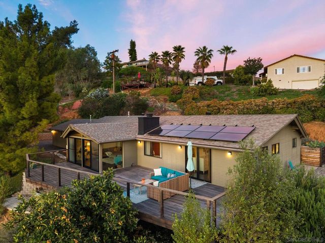 1560 Plantation Way, El Cajon, CA 92019