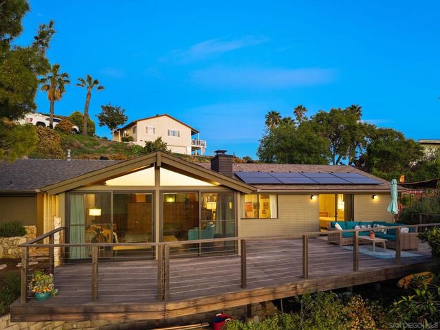 1560 Plantation Way, El Cajon, CA 92019