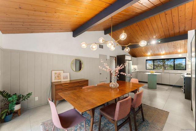 1560 Plantation Way, El Cajon, CA 92019