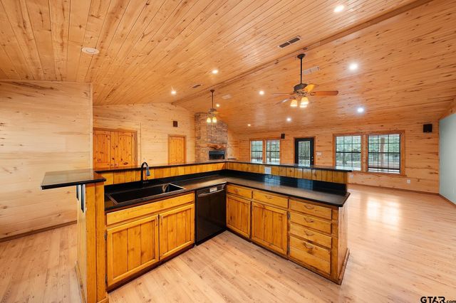 220 County Road 4577, Sulphur Springs, TX 75482