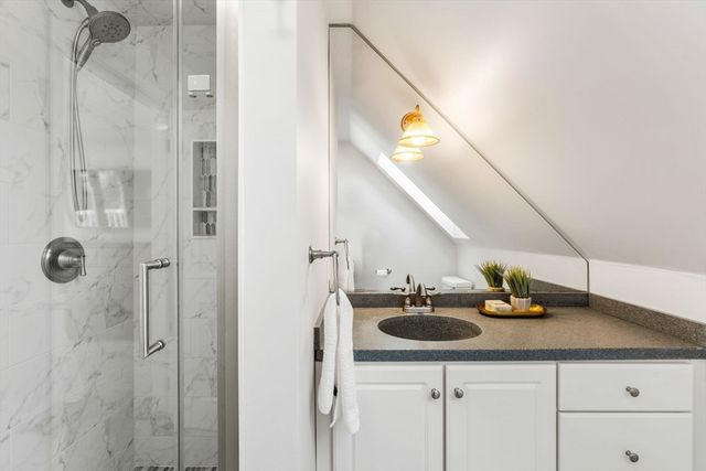 4 Wood St, Chelmsford, MA 01863