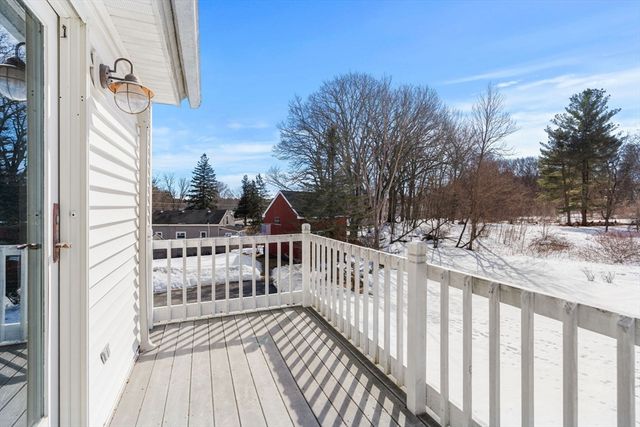 4 Wood St, Chelmsford, MA 01863