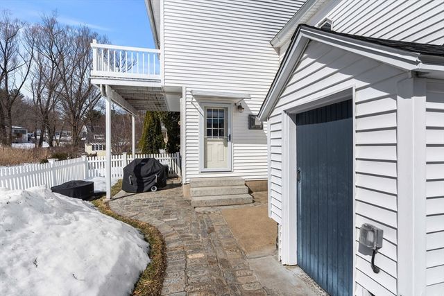 4 Wood St, Chelmsford, MA 01863