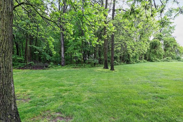 19242 Broken Tree Court, Bristol, IN 46507