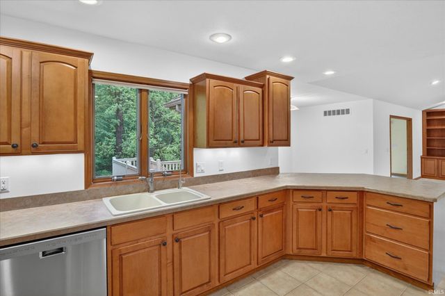 19242 Broken Tree Court, Bristol, IN 46507