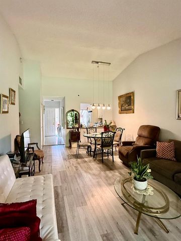 3927 Vine Tree Trail B, Lake Worth, FL 33467