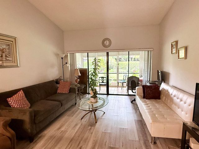 3927 Vine Tree Trail B, Lake Worth, FL 33467