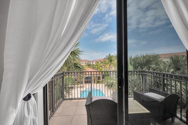 502 Del Sol Circle, Tequesta, FL 33469