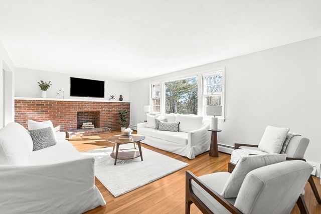 7 Trinity Rd, Winchester, MA 01890