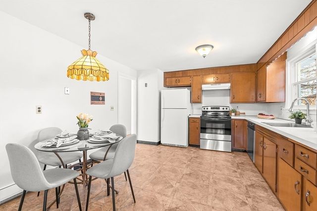 7 Trinity Rd, Winchester, MA 01890