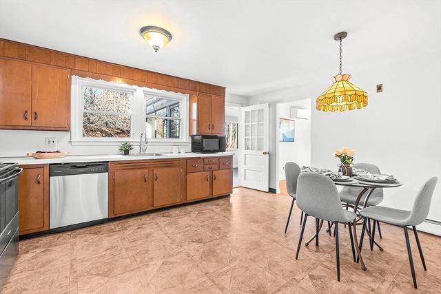 7 Trinity Rd, Winchester, MA 01890