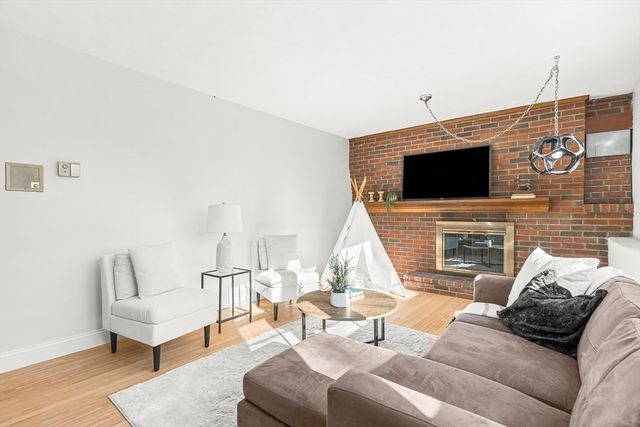 7 Trinity Rd, Winchester, MA 01890