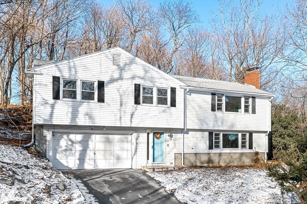 7 Trinity Rd, Winchester, MA 01890