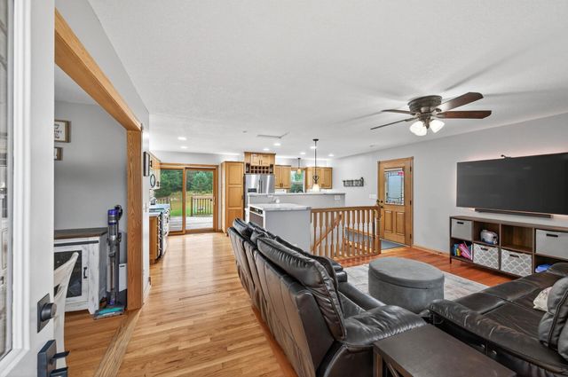 9695 281st Avenue NE, North Branch, MN 55056