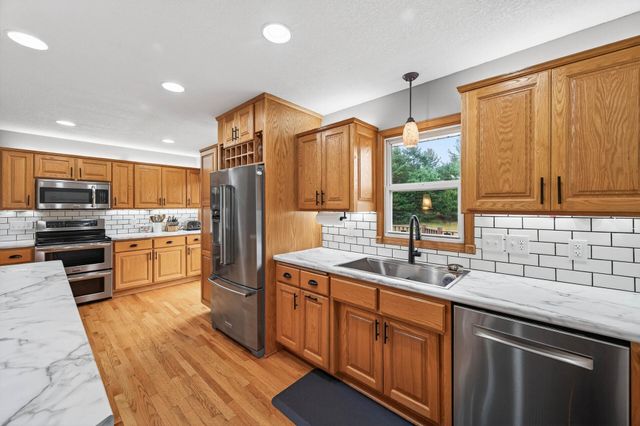 9695 281st Avenue NE, North Branch, MN 55056