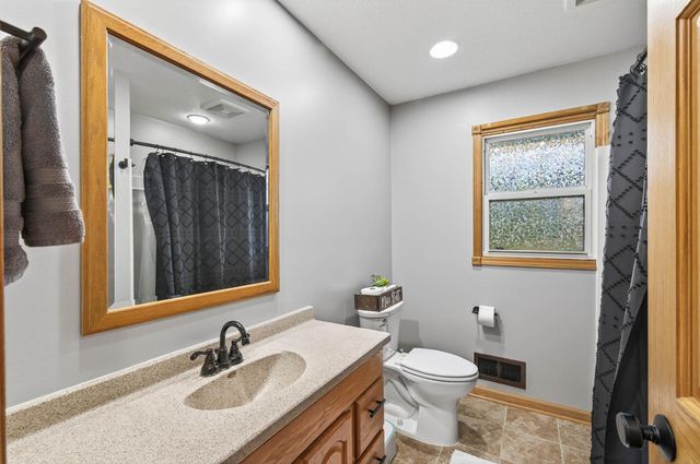 9695 281st Avenue NE, North Branch, MN 55056