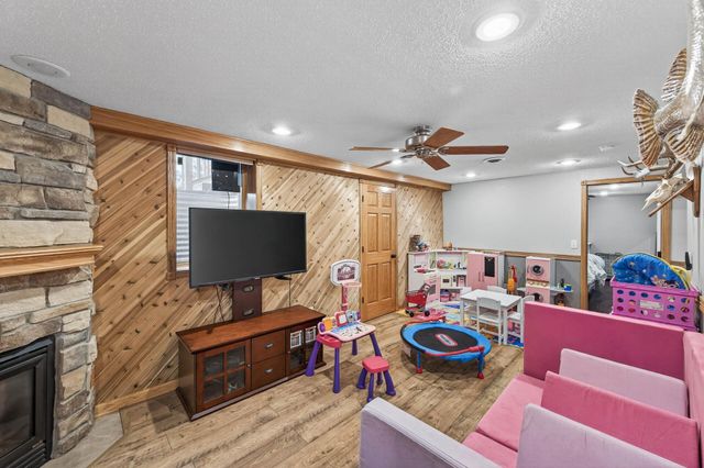 9695 281st Avenue NE, North Branch, MN 55056