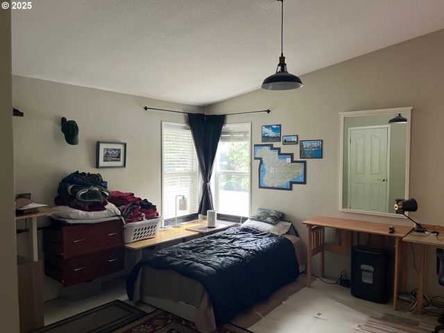 141 RIVER RIDGE Ave, Roseburg, OR 97471