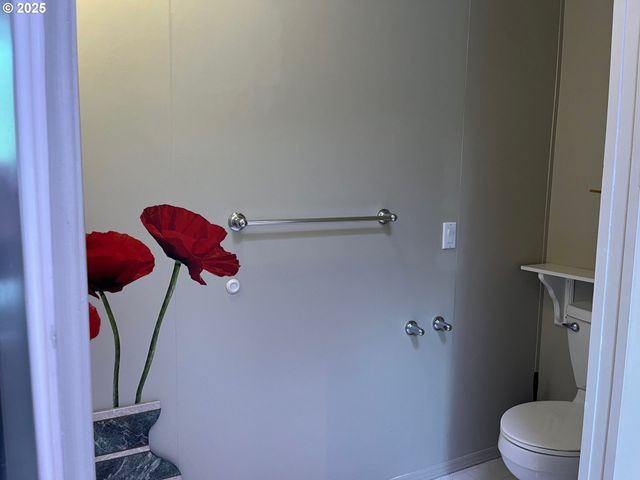 141 RIVER RIDGE Ave, Roseburg, OR 97471