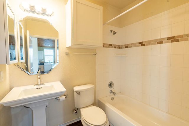 1050 County Road 129 B, Taylor, TX 76574