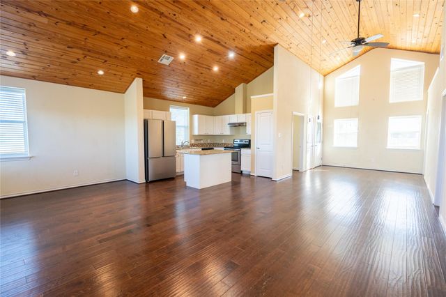 1050 County Road 129 B, Taylor, TX 76574