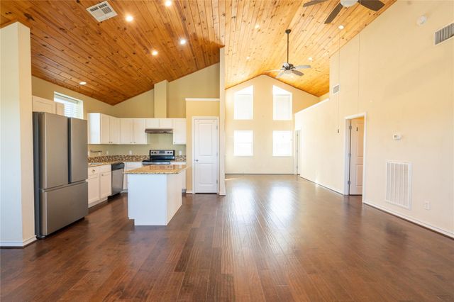 1050 County Road 129 B, Taylor, TX 76574