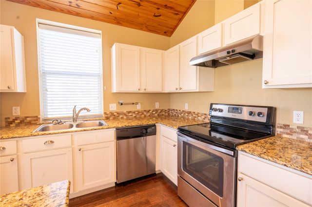 1050 County Road 129 B, Taylor, TX 76574