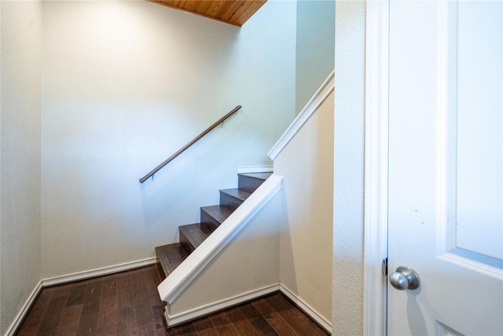 1050 County Road 129 B, Taylor, TX 76574