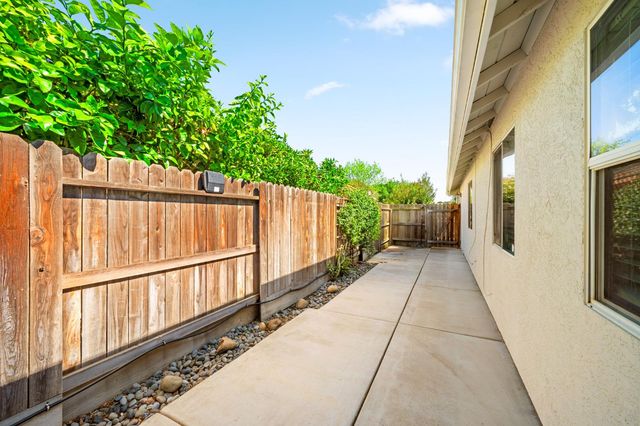 2529 Dinwiddie Way, Elk Grove, CA 95758