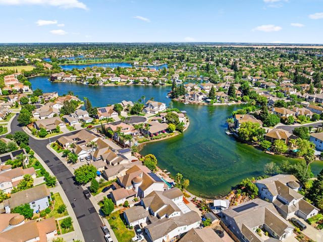 2529 Dinwiddie Way, Elk Grove, CA 95758
