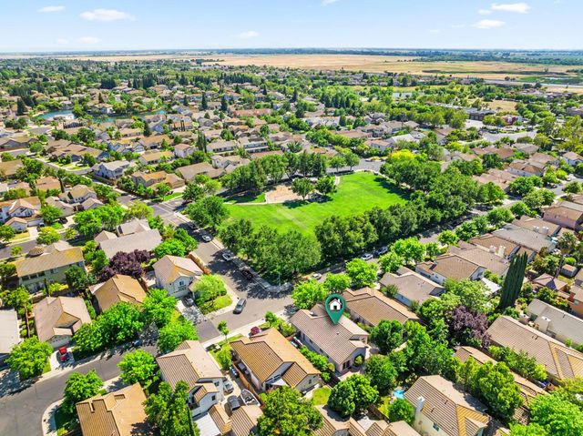 2529 Dinwiddie Way, Elk Grove, CA 95758