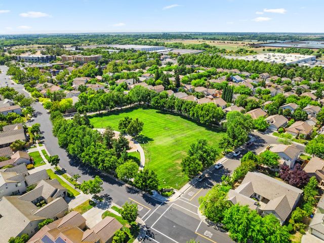 2529 Dinwiddie Way, Elk Grove, CA 95758