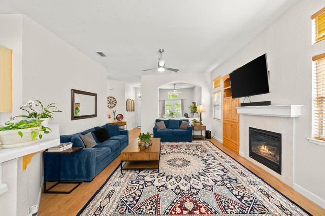 2529 Dinwiddie Way, Elk Grove, CA 95758