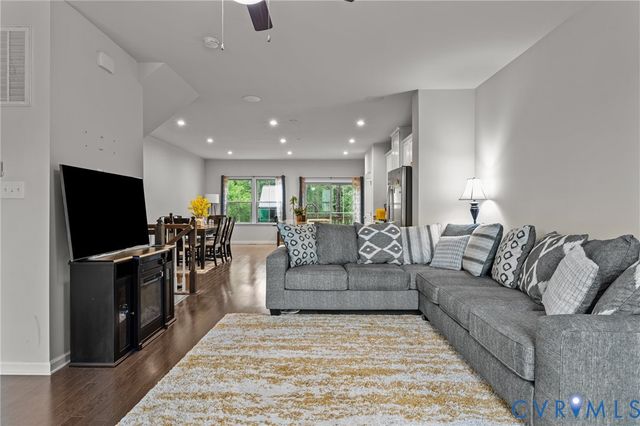 7905 Wistar Woods Ct, Richmond, VA 23228