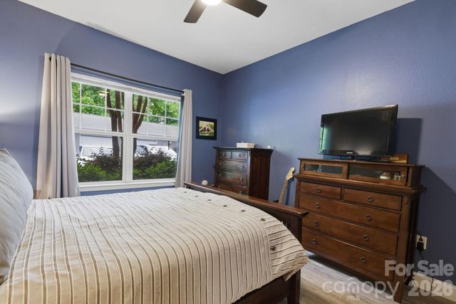 900 Vista Lake Drive 102, Candler, NC 28715