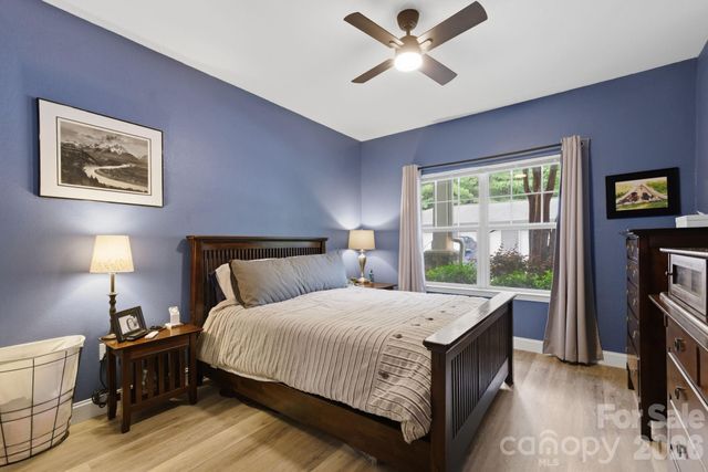 900 Vista Lake Drive 102, Candler, NC 28715