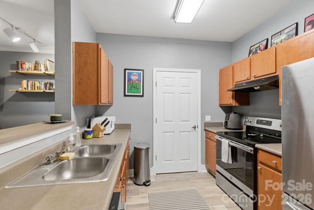 900 Vista Lake Drive 102, Candler, NC 28715
