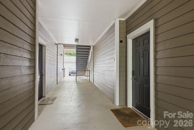 900 Vista Lake Drive 102, Candler, NC 28715