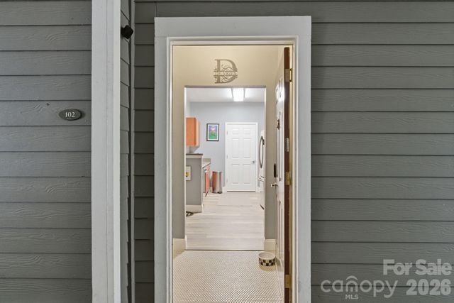900 Vista Lake Drive 102, Candler, NC 28715