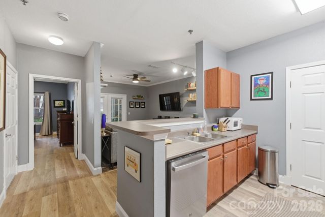 900 Vista Lake Drive 102, Candler, NC 28715