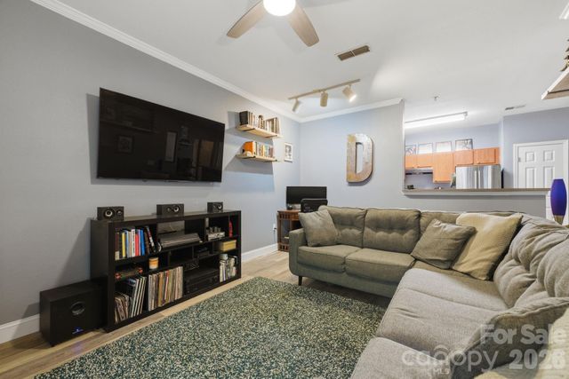 900 Vista Lake Drive 102, Candler, NC 28715