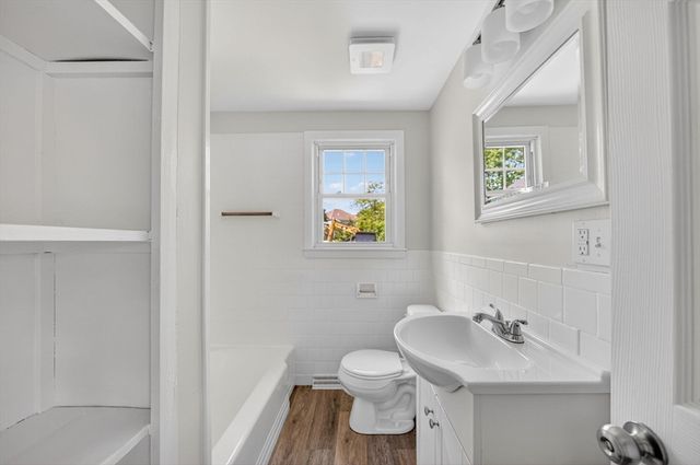 61 Stevens Rd, Swansea, MA 02777