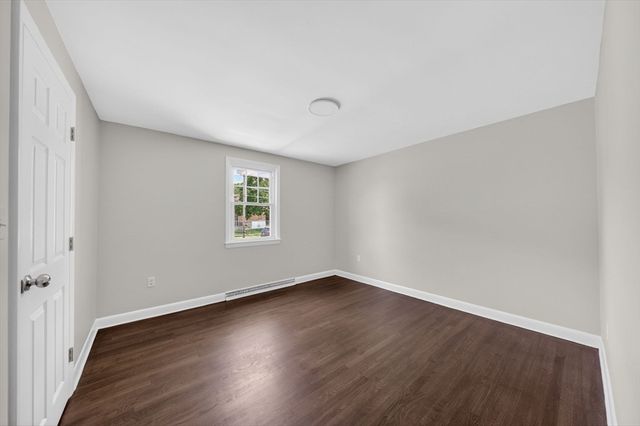 61 Stevens Rd, Swansea, MA 02777