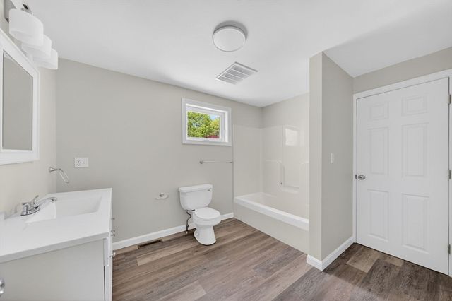 61 Stevens Rd, Swansea, MA 02777